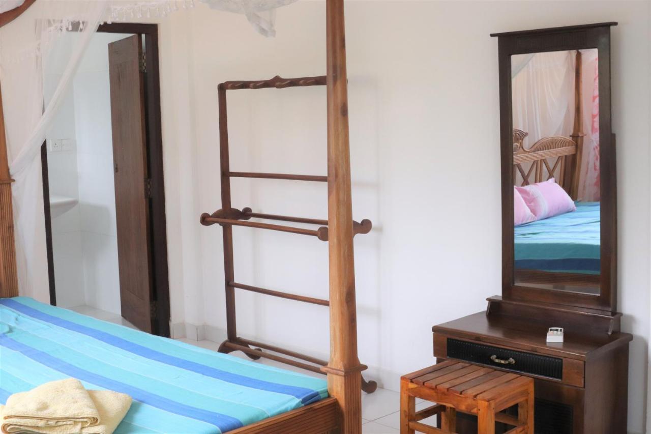 Long Beach Guest House Hikkaduwa Exterior photo